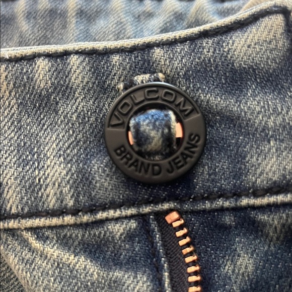 Volcom Men's Faded Blue Bootcut Jeans - Picture 2 of 6